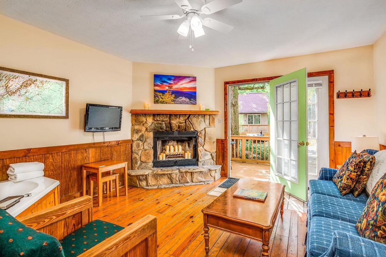 Love Ridge Mountain Lodging Lyndhurst Esterno foto