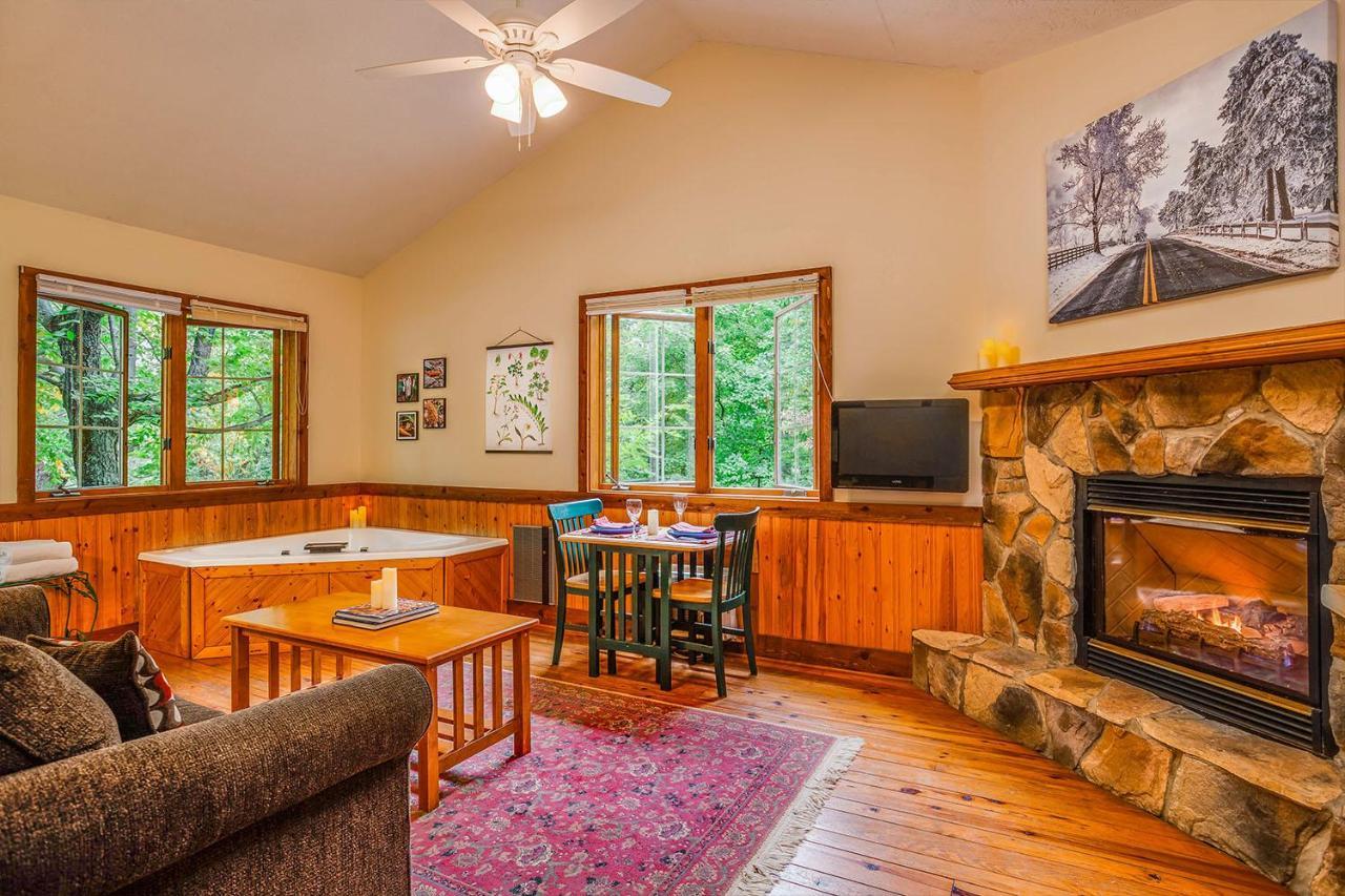 Love Ridge Mountain Lodging Lyndhurst Esterno foto