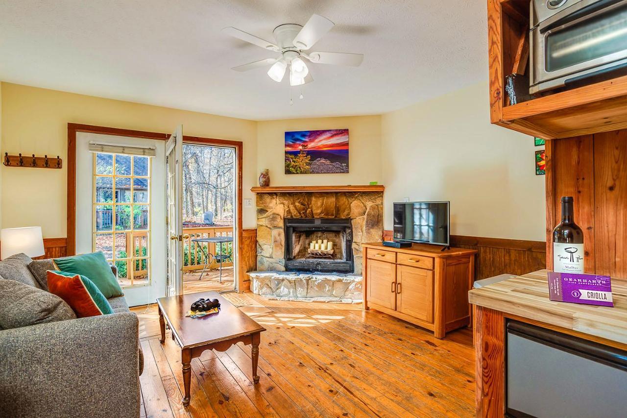 Love Ridge Mountain Lodging Lyndhurst Esterno foto