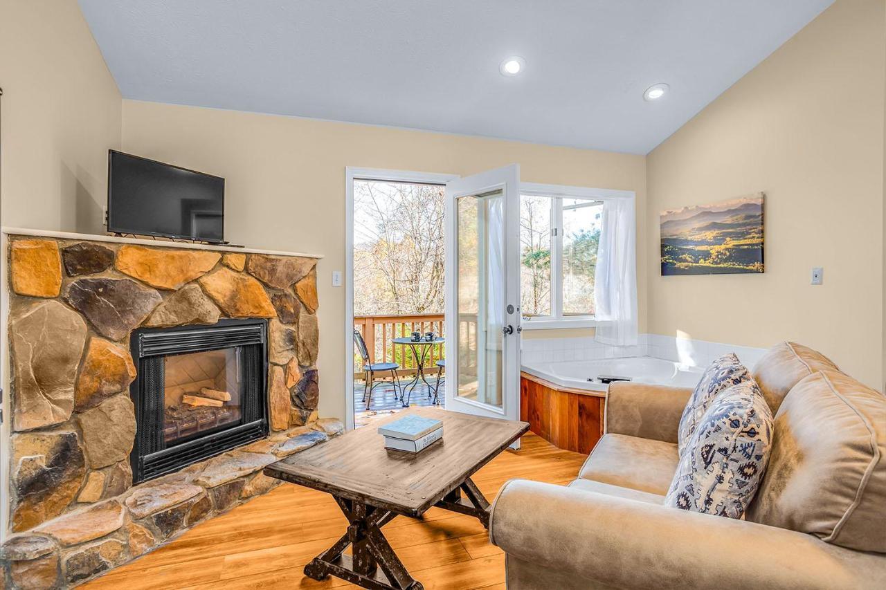 Love Ridge Mountain Lodging Lyndhurst Esterno foto