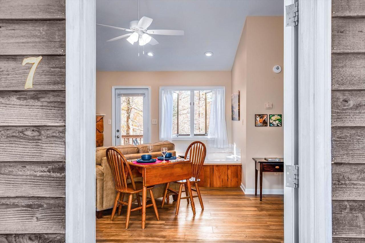 Love Ridge Mountain Lodging Lyndhurst Esterno foto