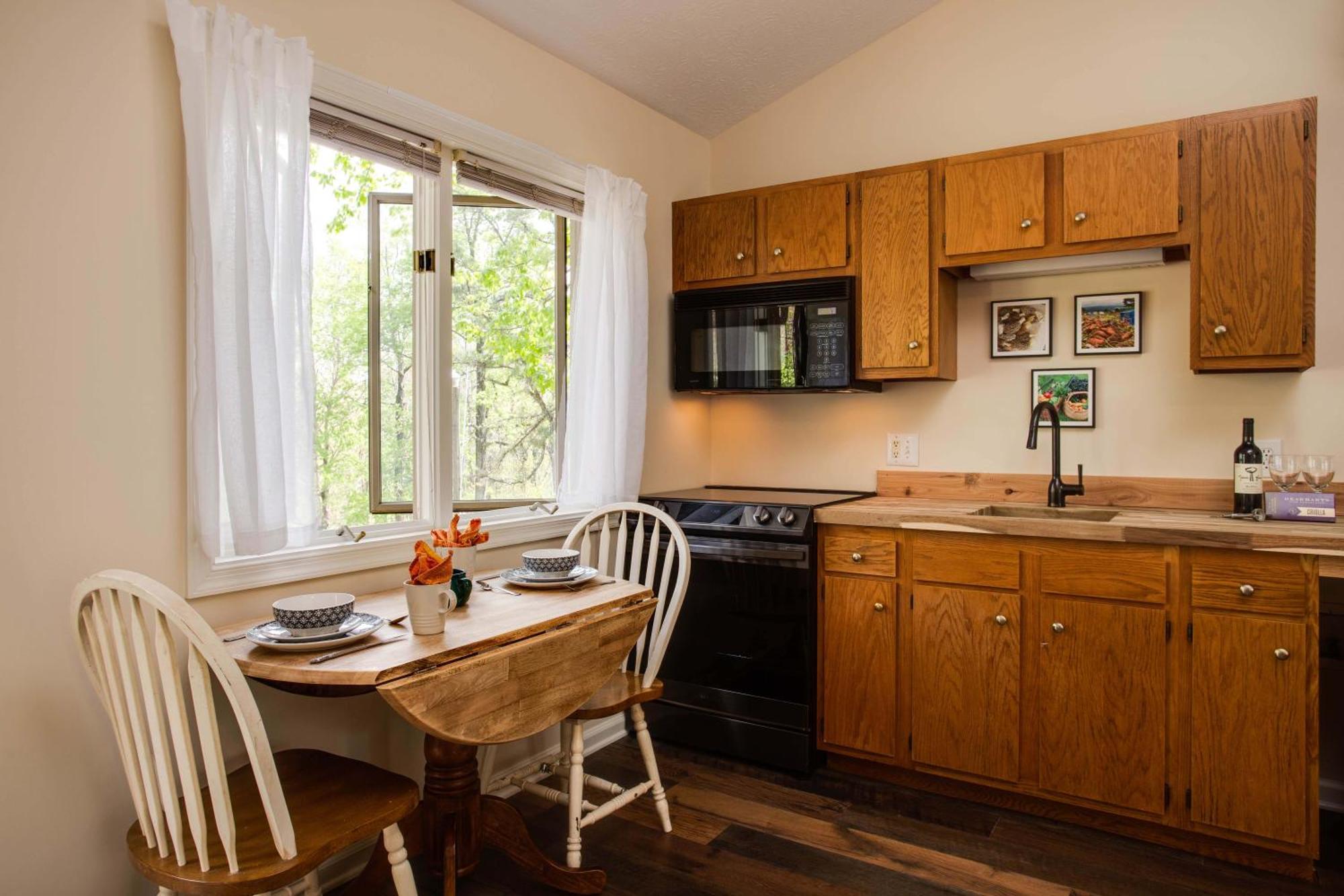 Love Ridge Mountain Lodging Lyndhurst Esterno foto